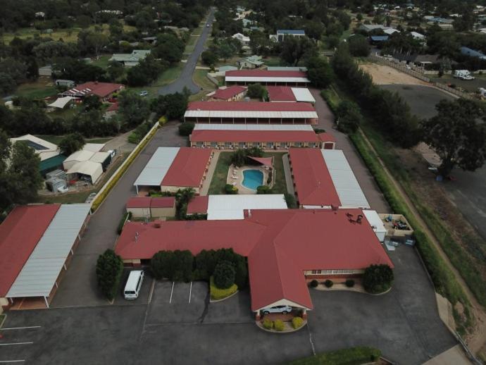 Emerald Explorers Inn Bagian luar foto