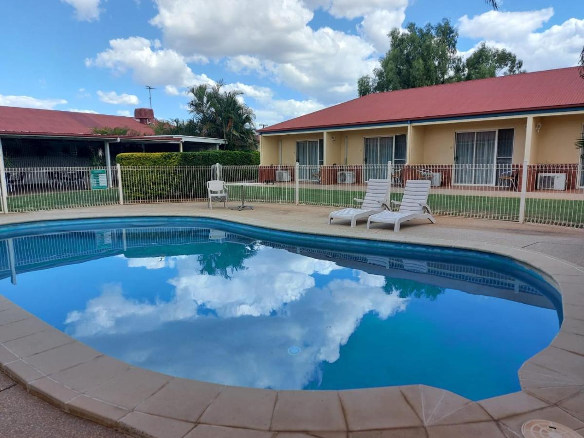 Emerald Explorers Inn Bagian luar foto