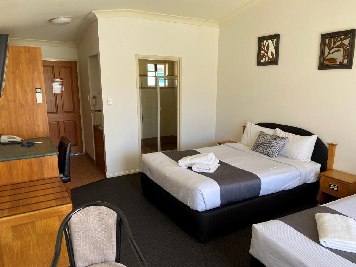 Emerald Explorers Inn Bagian luar foto