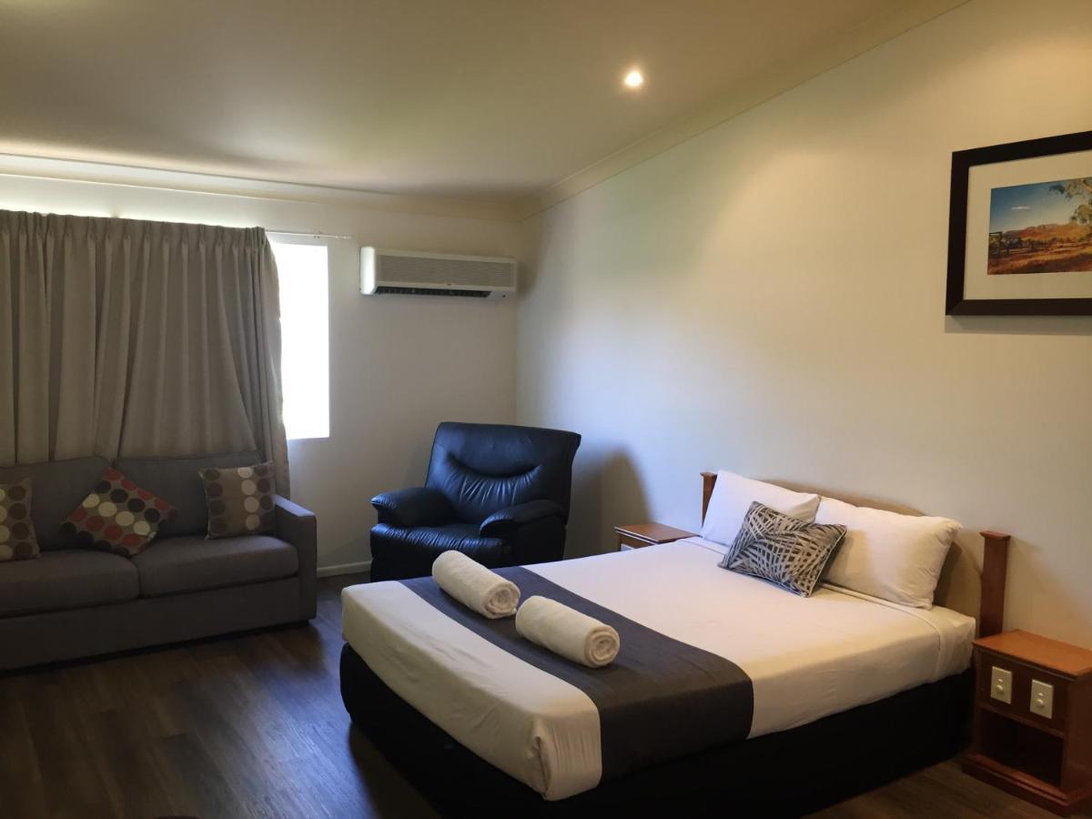 Emerald Explorers Inn Bagian luar foto