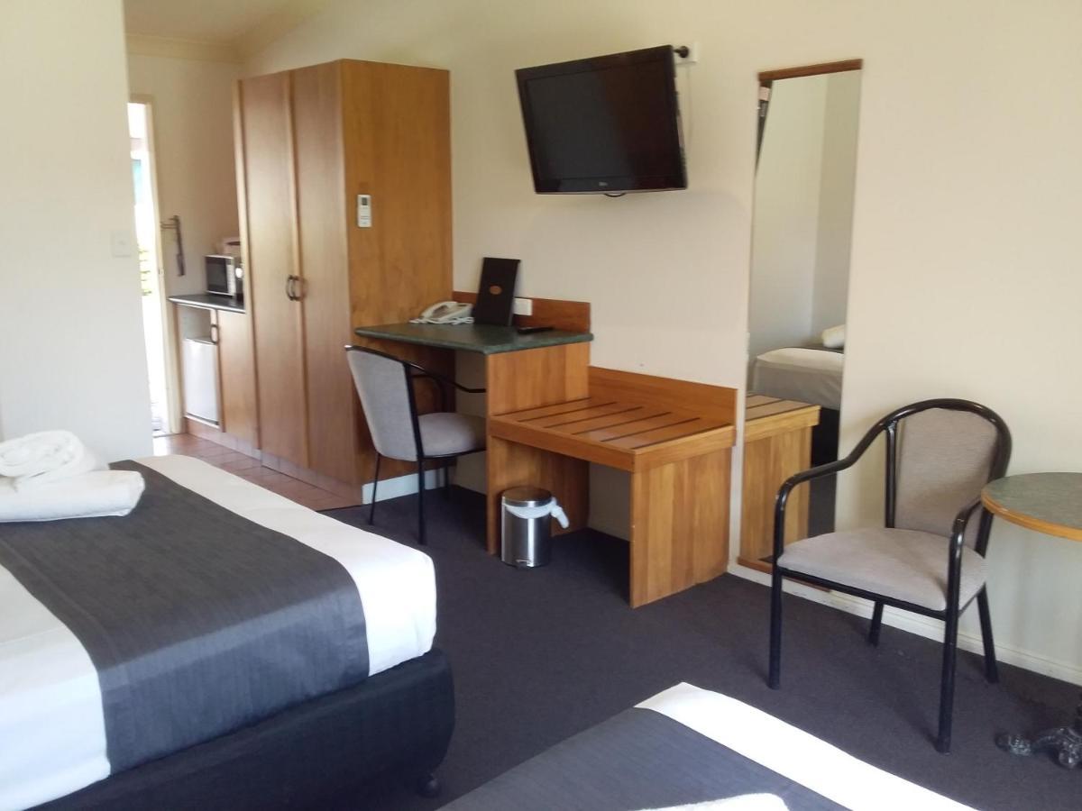 Emerald Explorers Inn Bagian luar foto