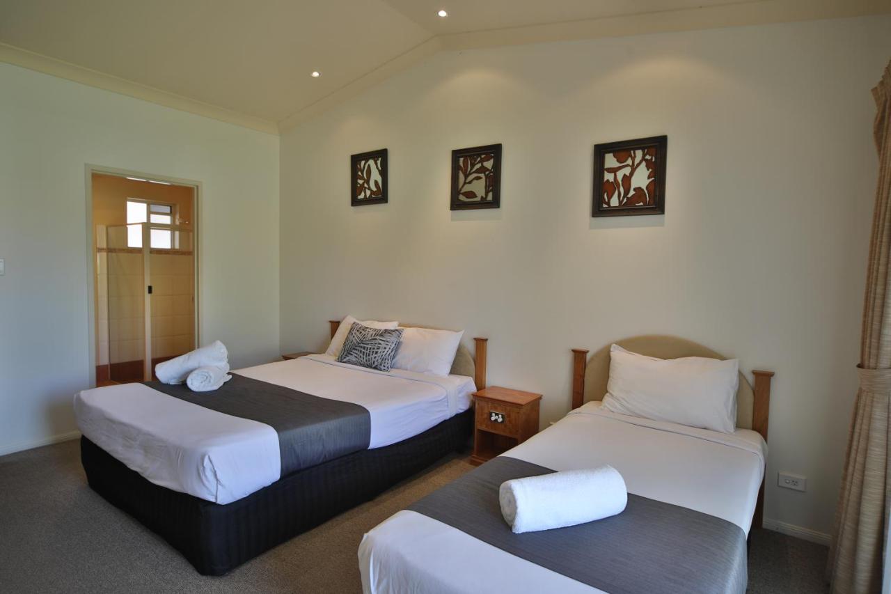 Emerald Explorers Inn Bagian luar foto